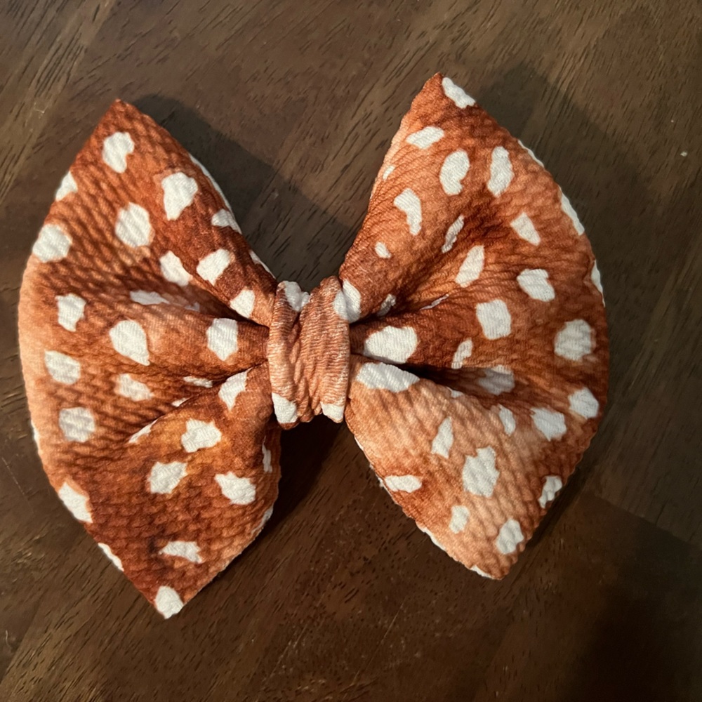 Fawn print bow